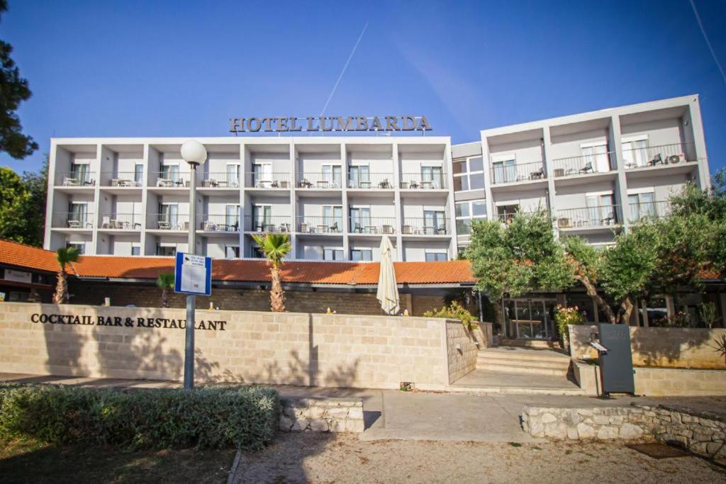 Hotel Lumbarda Exteriör bild